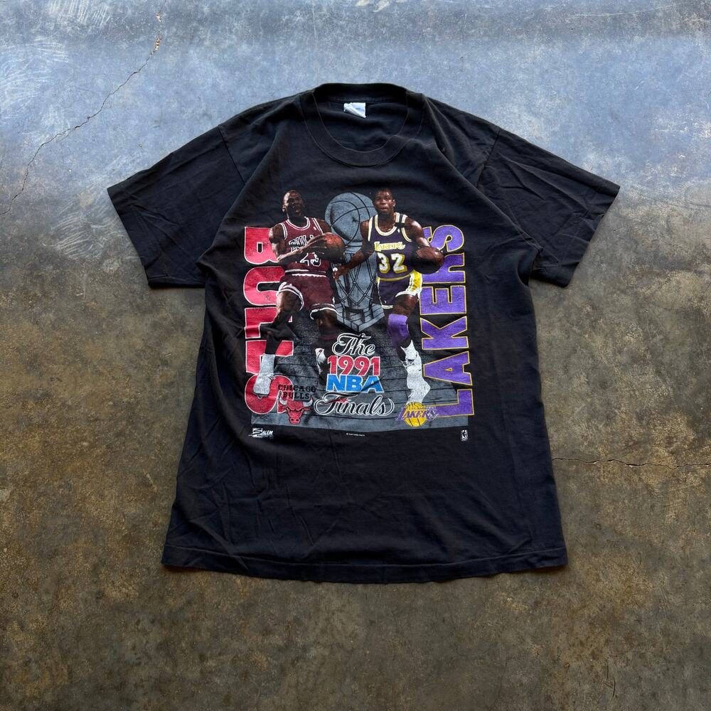 Vintage 1991 Salem Sportswear Bulls‎ Lakers T-shirt